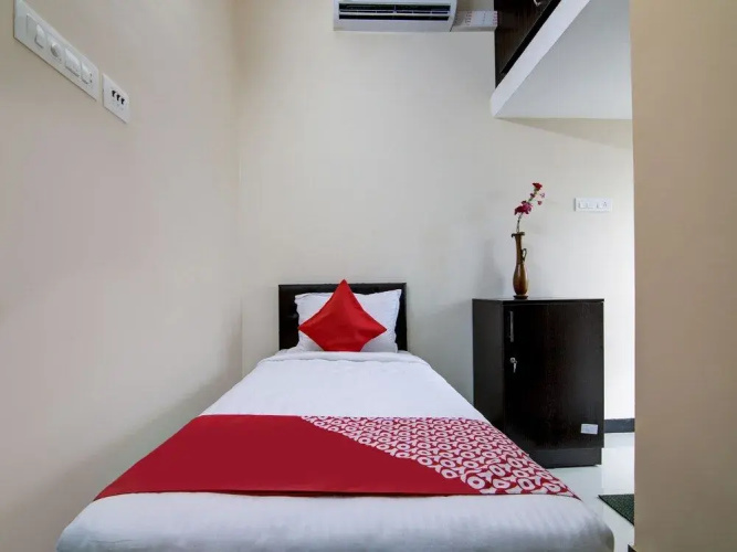 OYO Flagship 24147 Royal Stay
