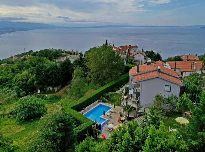 5 Bedrooms Villa with balcony