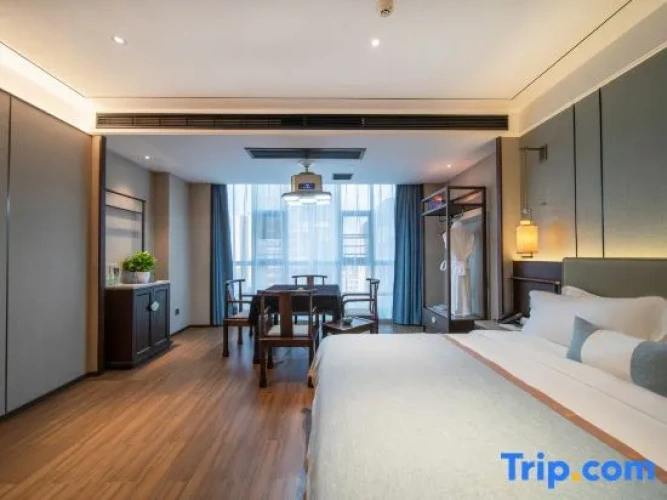 Deluxe Attic Suite