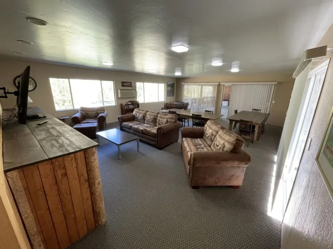 Indian Creek Lodge