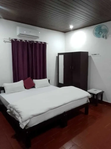 Deluxe Cottage with balcony and with garden view