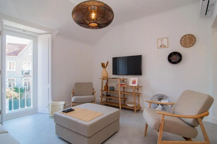 2 Bedrooms Apartment