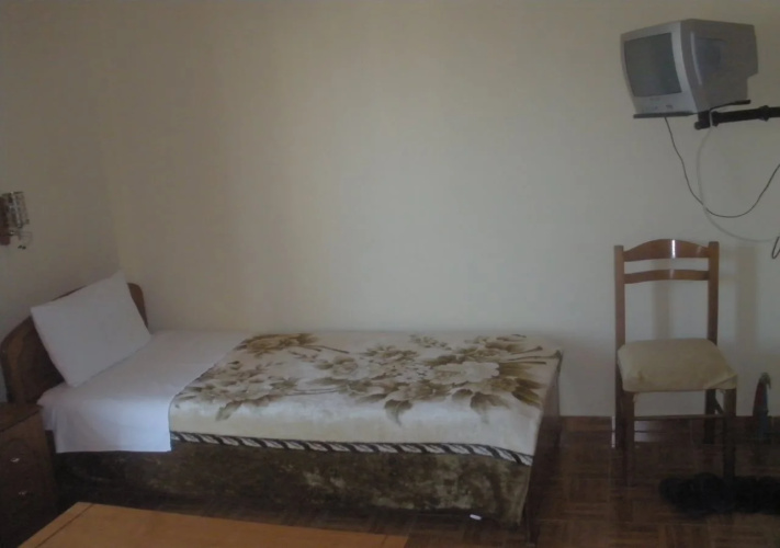 Qiqi Hotel