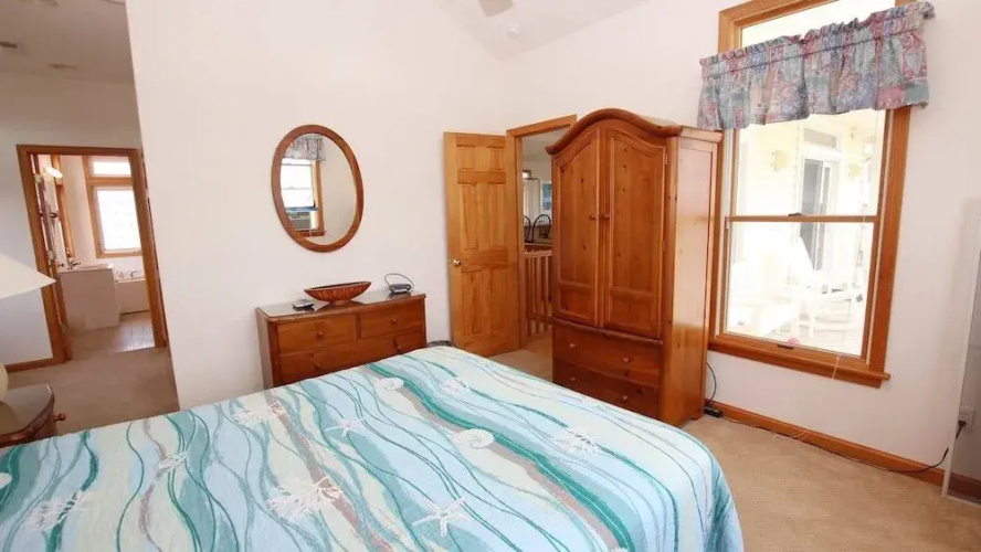 Aurora - 7 Br Home