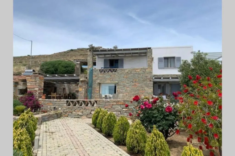 Relax Joy Villa - Easy Beach Access 150m Away
