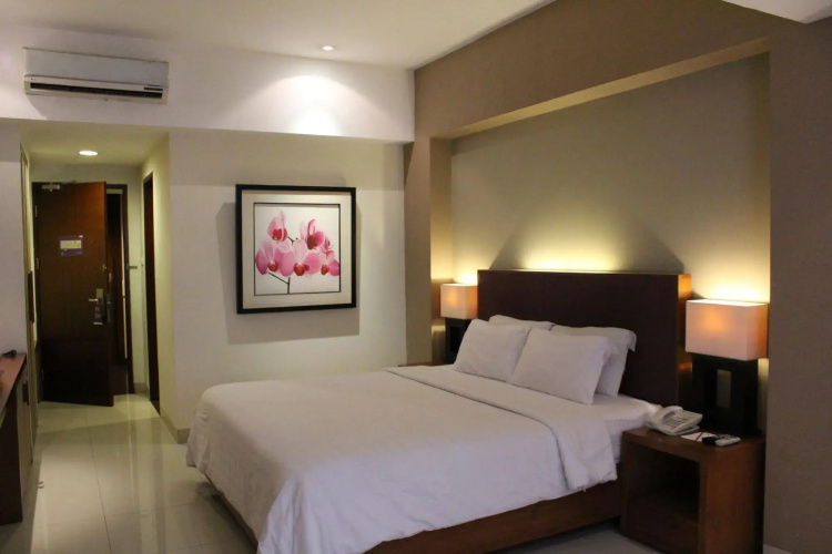 Anggrek Shopping Hotel