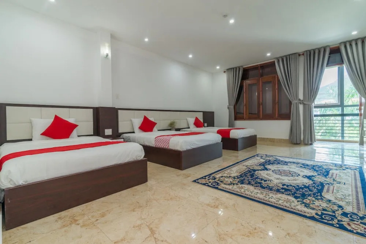 Ruby Hotel By OYO Rooms