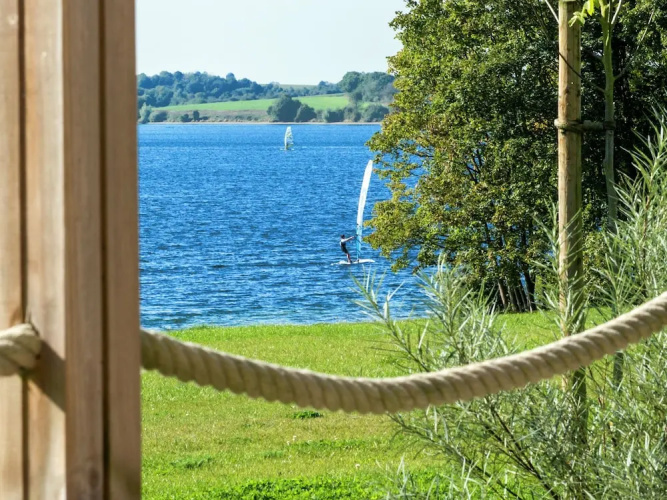 Comfortable Villa With Stove, Located in a Lake Area