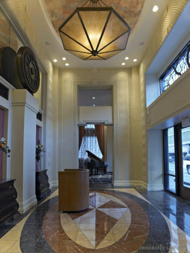 Hu. Hotel