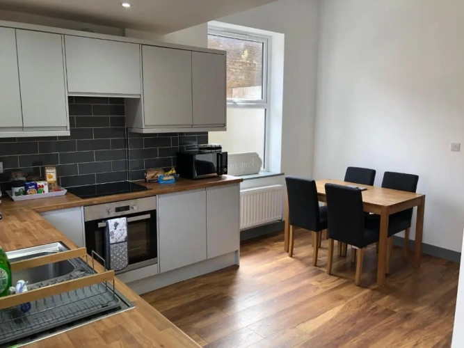2 Bedrooms Cottage
