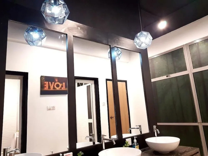 JK Capsule Hostel