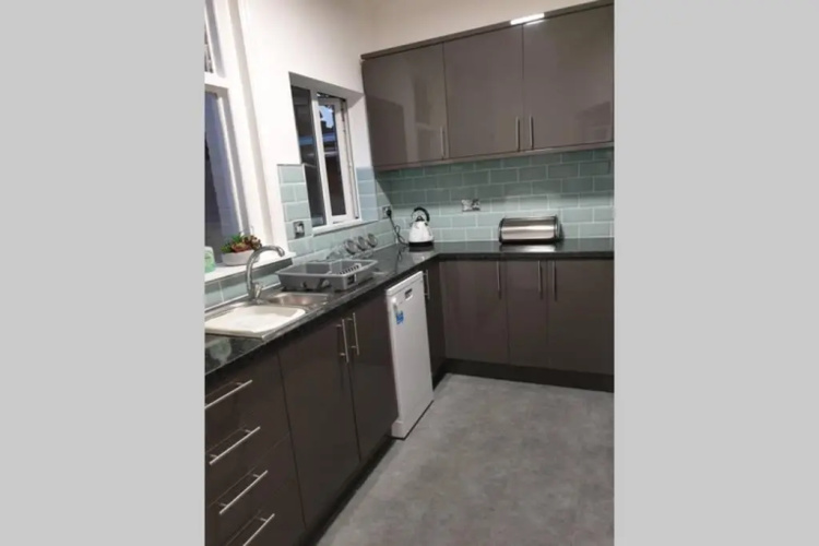 Beautiful spacious flat with garden