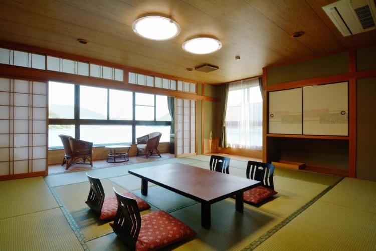 Standard Twin room with ocean view