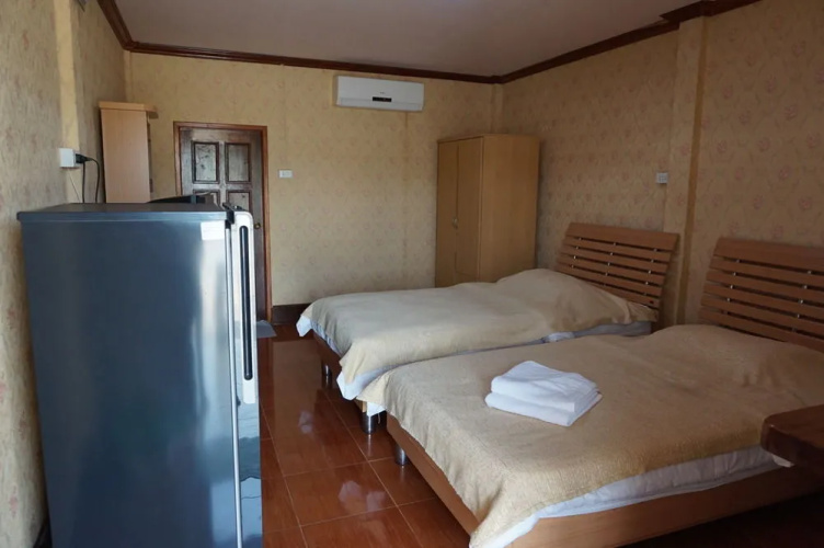 Phonepaseud Hotel