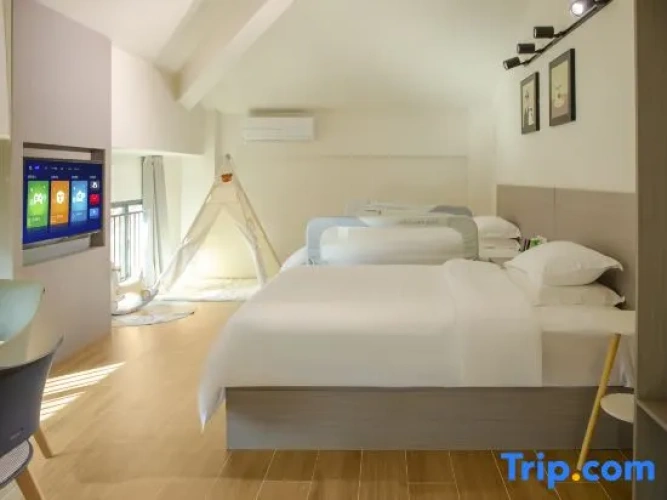 Standard Twin Family room