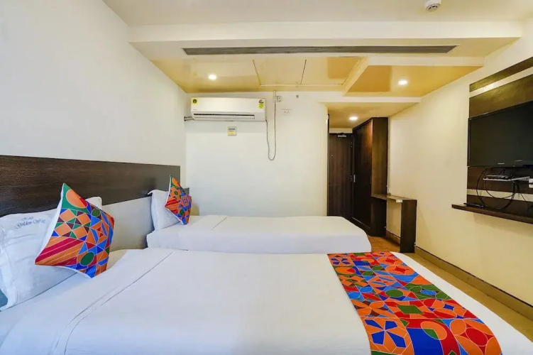 Fabhotel Golden Way
