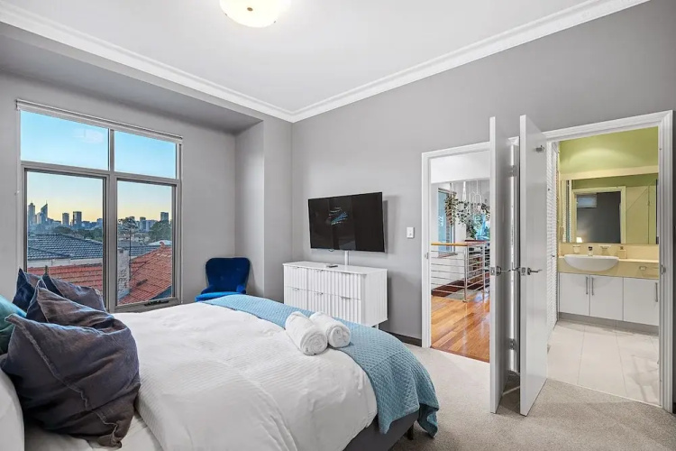 Designer Luxury 3brd - Epic Views - South Perth