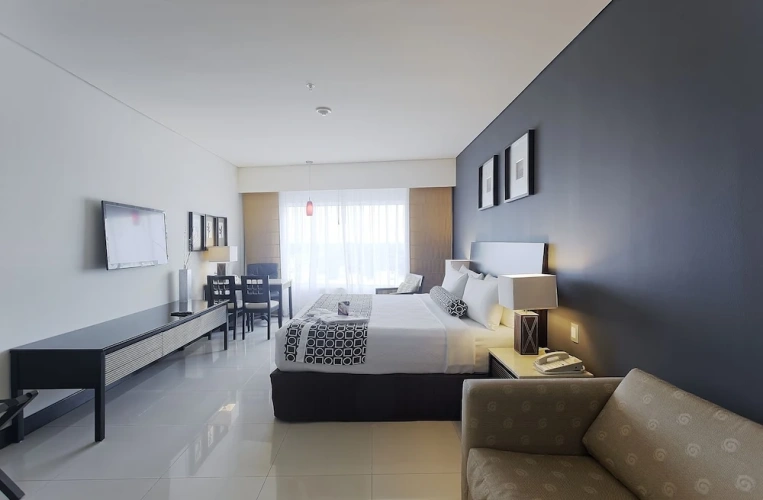Crowne Double Junior Suite