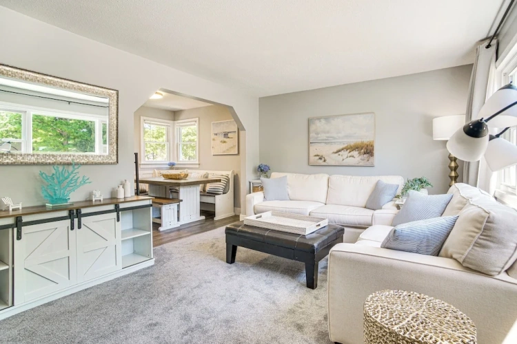 4 Bedrooms Cottage