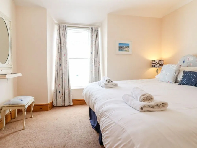 Bay View Apartment