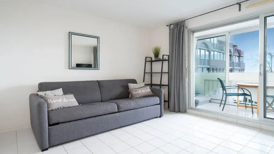 Cozy Beachside Apartment in Agde