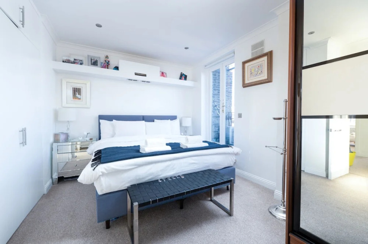 Bright Belgravia Home by Underthedoormat