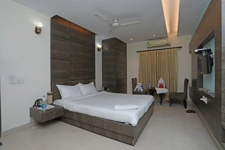 Hotel Rushabh Home