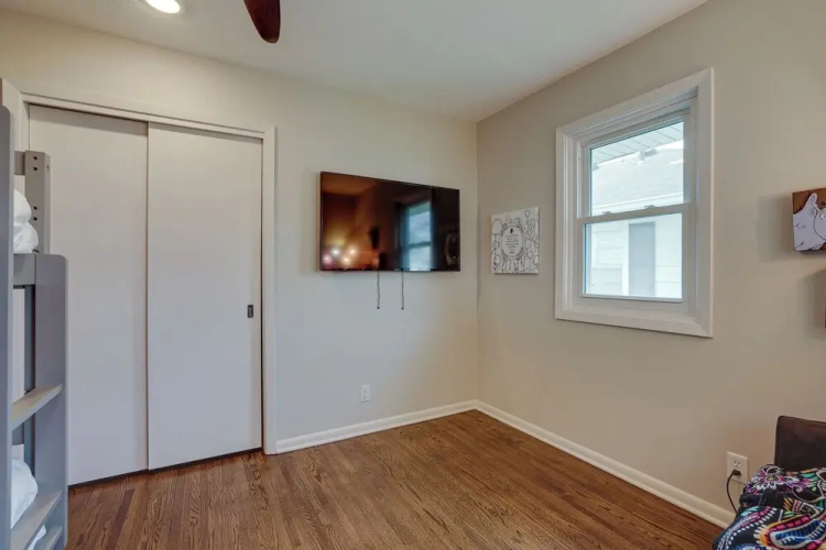 Pet-friendly Minneapolis Home ~ 8 Mi to Downtown!