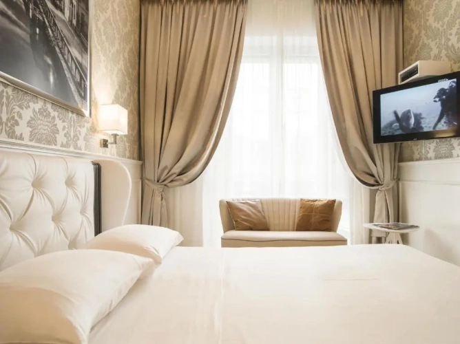 Deluxe Double room with balcony and with city view