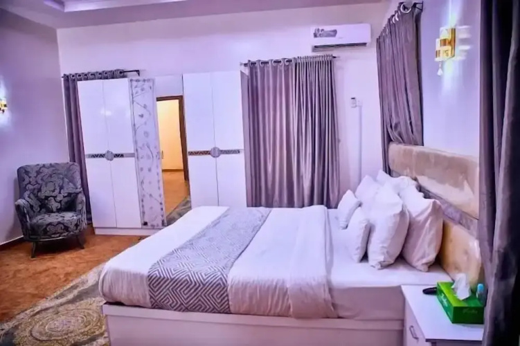 EVC  Apartments