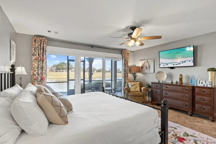 Chick and Dudes Beach Escape 2 Bedroom Condo by RedAwning