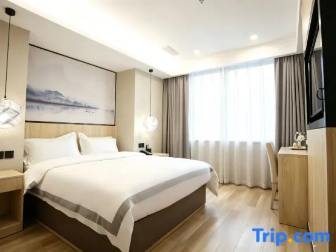 Standard Double room with lake view