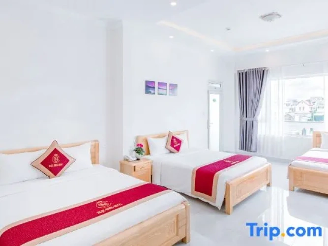 3 Bedrooms Standard Family room
