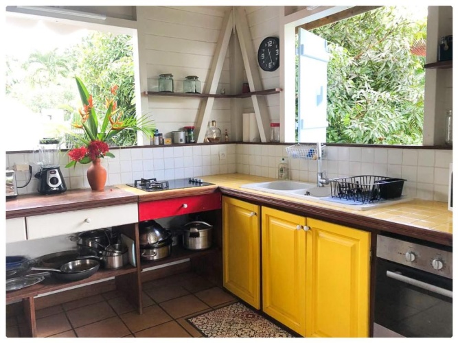 4 Bedrooms Cottage