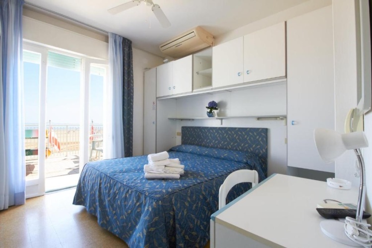 Standard Double room with sea view