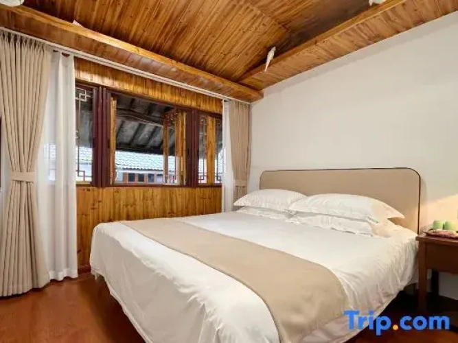 Standard room with street view