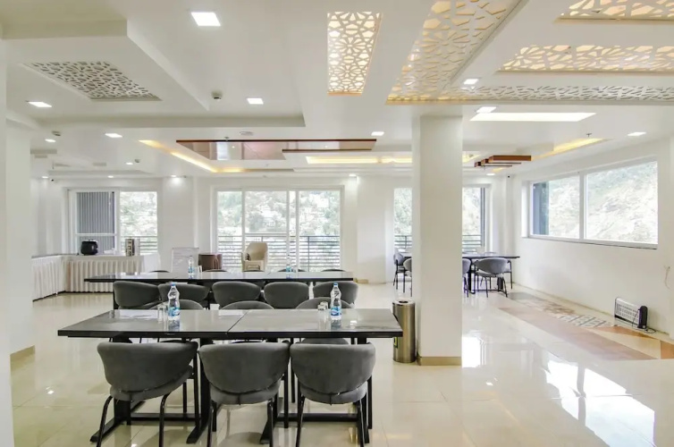 Rr Hotel By Sonachi
