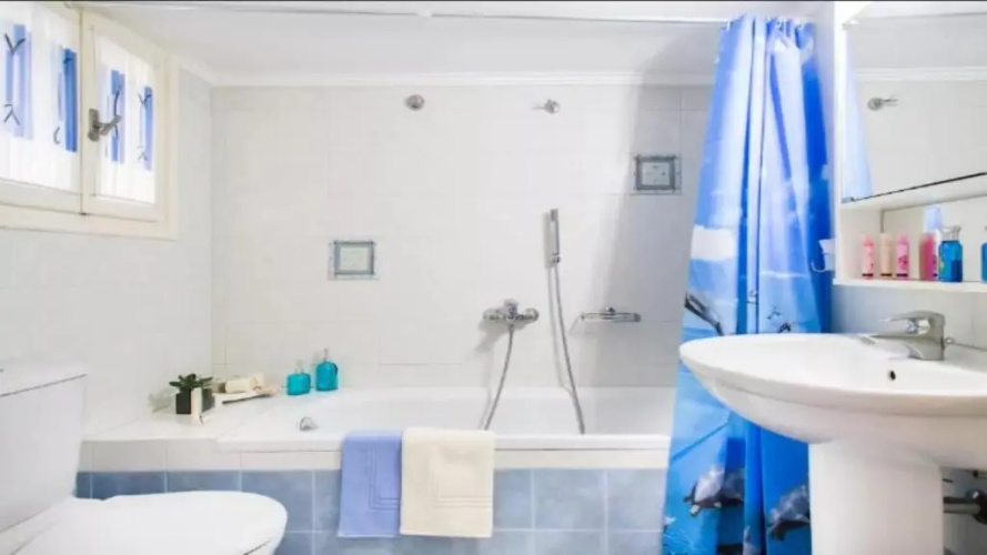 Large 3 bedroom Apt with Terrace