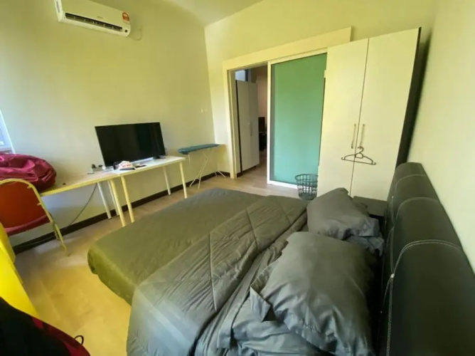 126 Larkin Studio Homestay