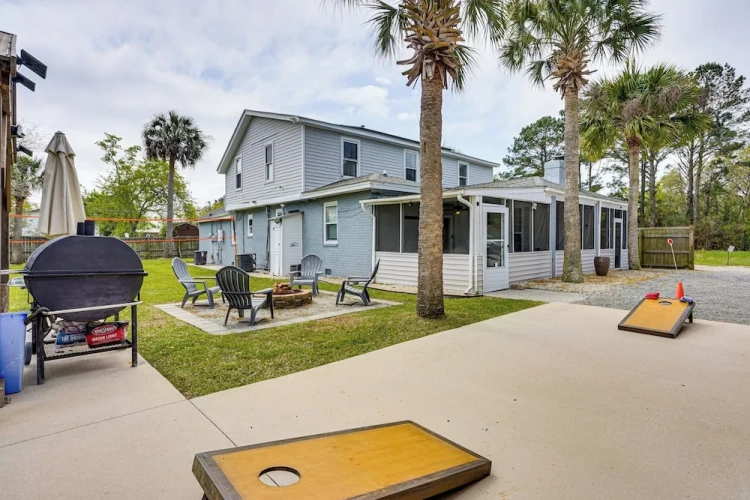 5 Bedrooms Cottage