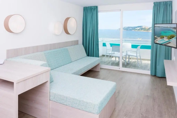 1 Bedroom Apartment with sea view