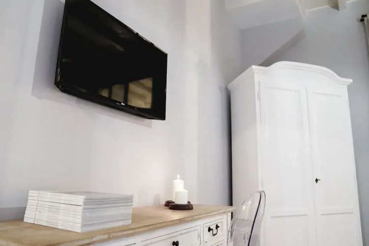 Art Apartment Black & White