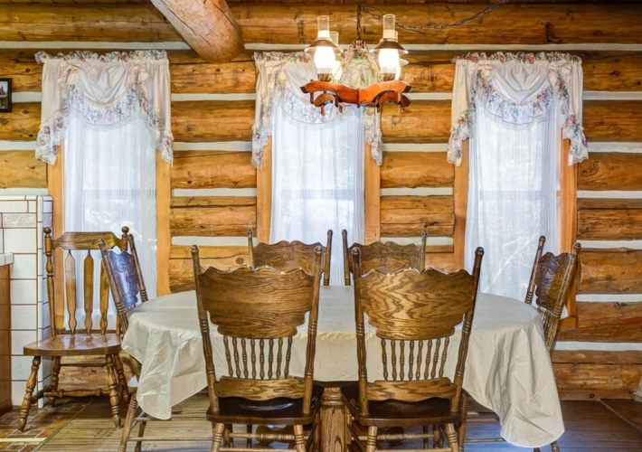 4 Bedrooms Cottage with balcony