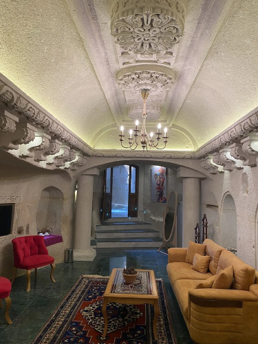 Abu Hayat Cave Suites