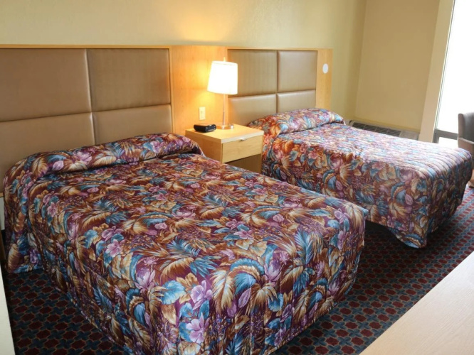 I-Drive Grand Resort & Suites