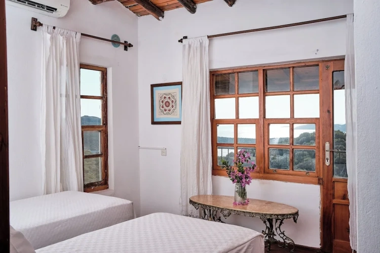 3 Bedrooms Villa