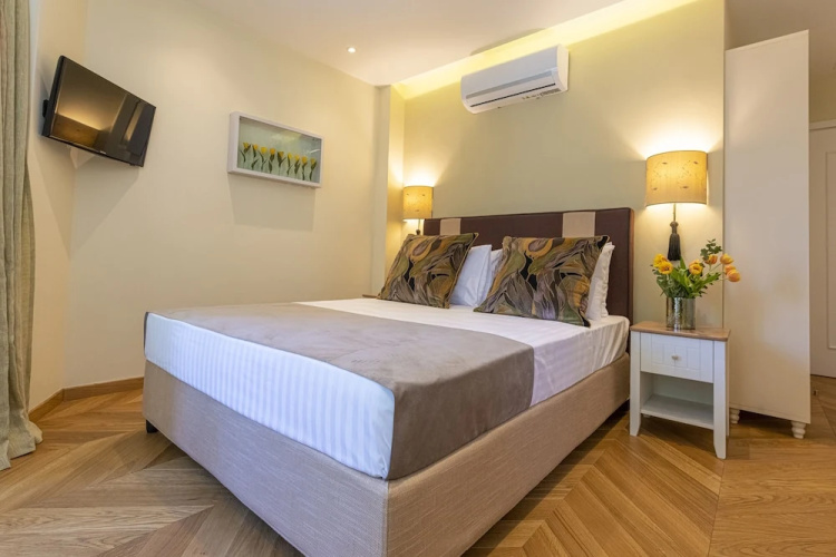 Ipelhome Plaka Boutique Apartments