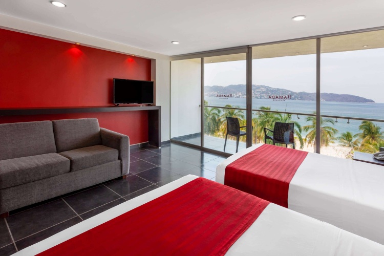 Ramada by Wyndham Acapulco Hotel & Suites photo 9