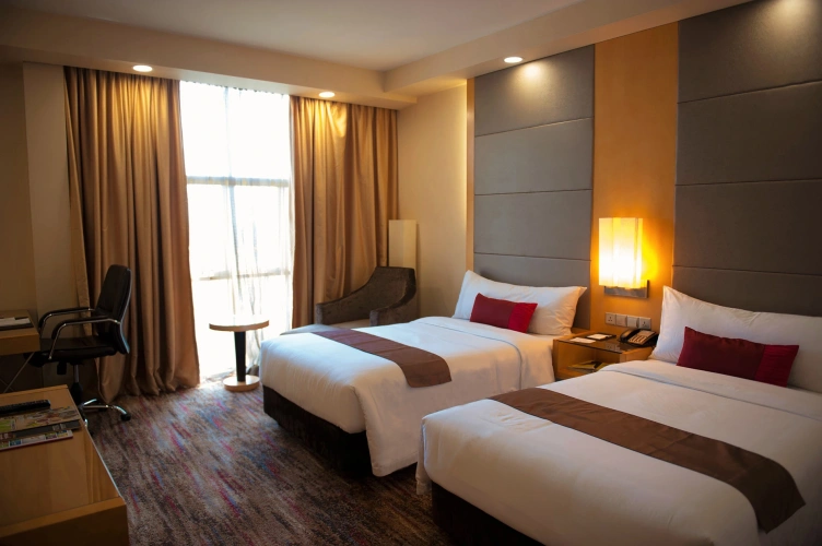 Premier Twin room with city view