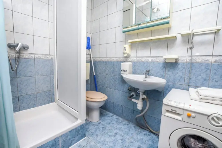 Apartments Zdravko